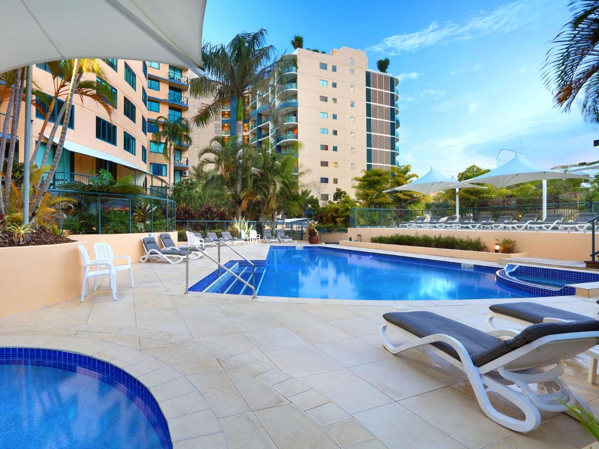 Peninsular Beachfront Resort Mooloolaba Bagian luar foto
