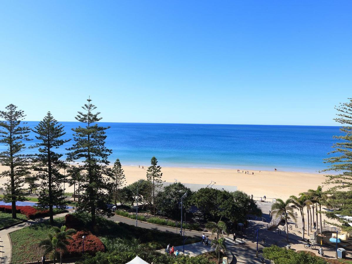 Peninsular Beachfront Resort Mooloolaba Bagian luar foto