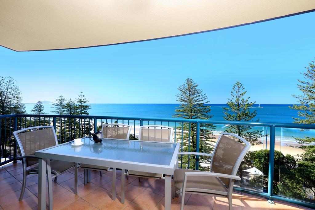 Peninsular Beachfront Resort Mooloolaba Bagian luar foto