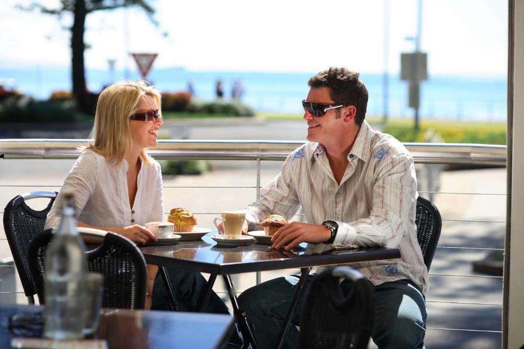 Peninsular Beachfront Resort Mooloolaba Bagian luar foto